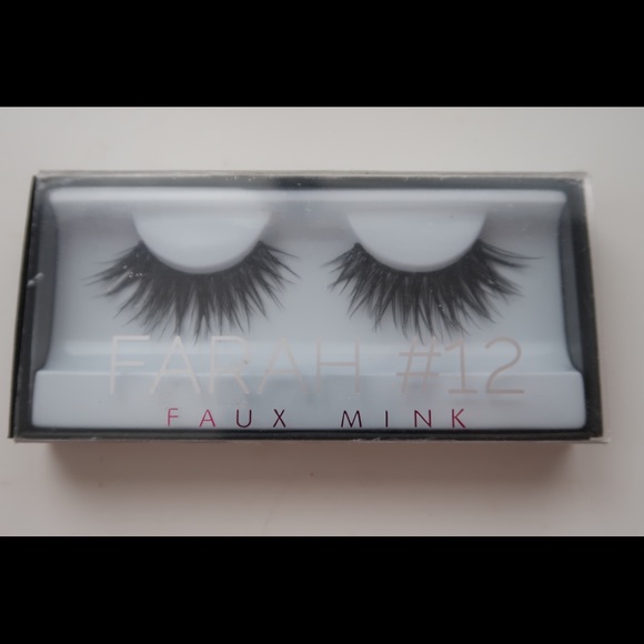 Huda Beauty Lashes - Picture 1 of 2